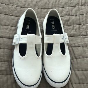 Toms White Canvas Sneakers - Size 5.5 M